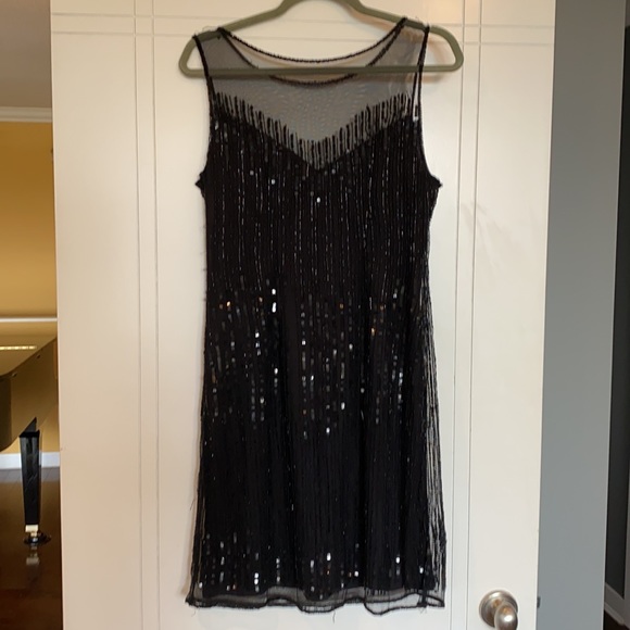 Black sequence cocktail dress. - Picture 6 of 8